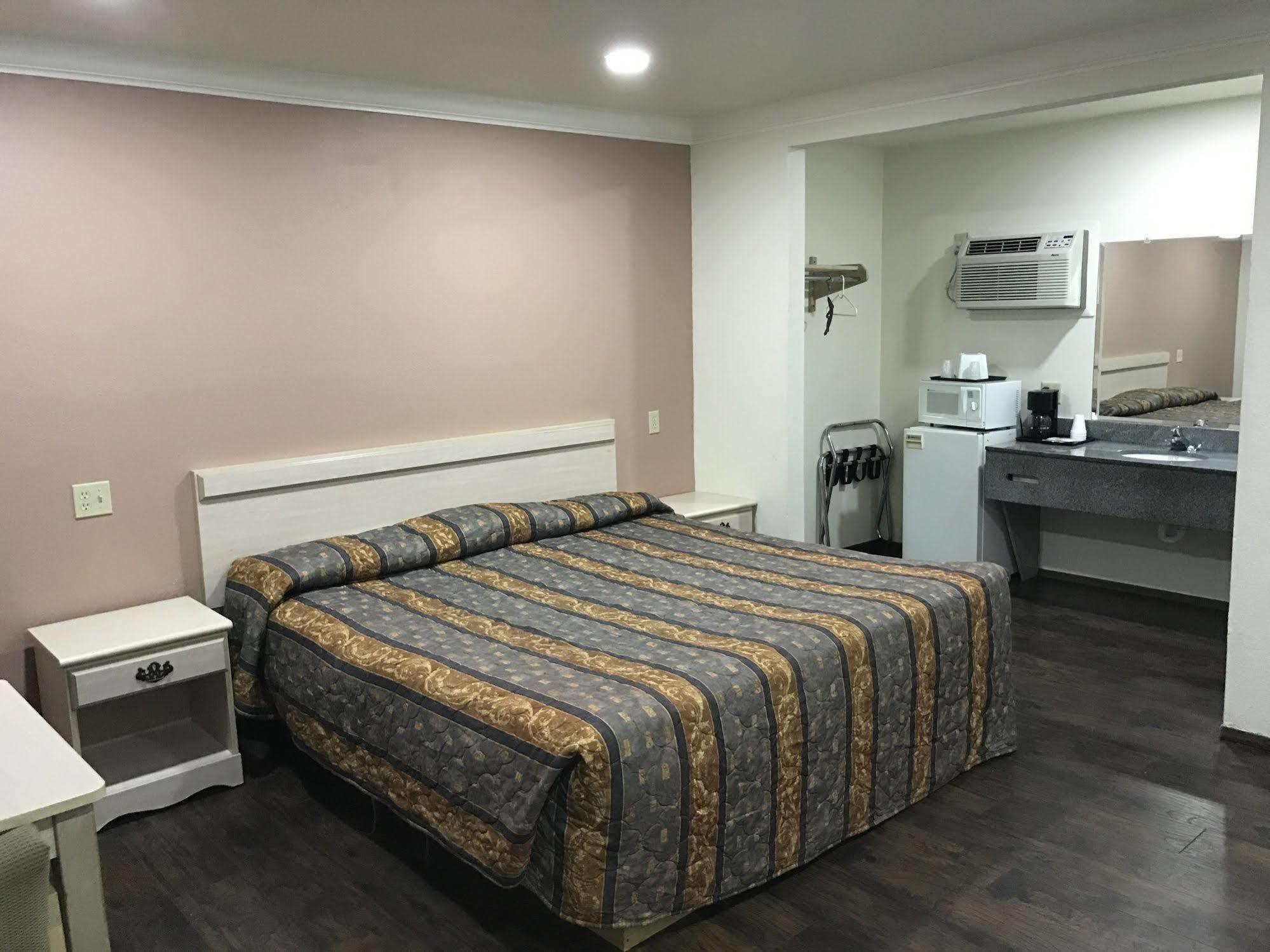The Woodrose- Newly Renovated Hotel Willits Exterior photo